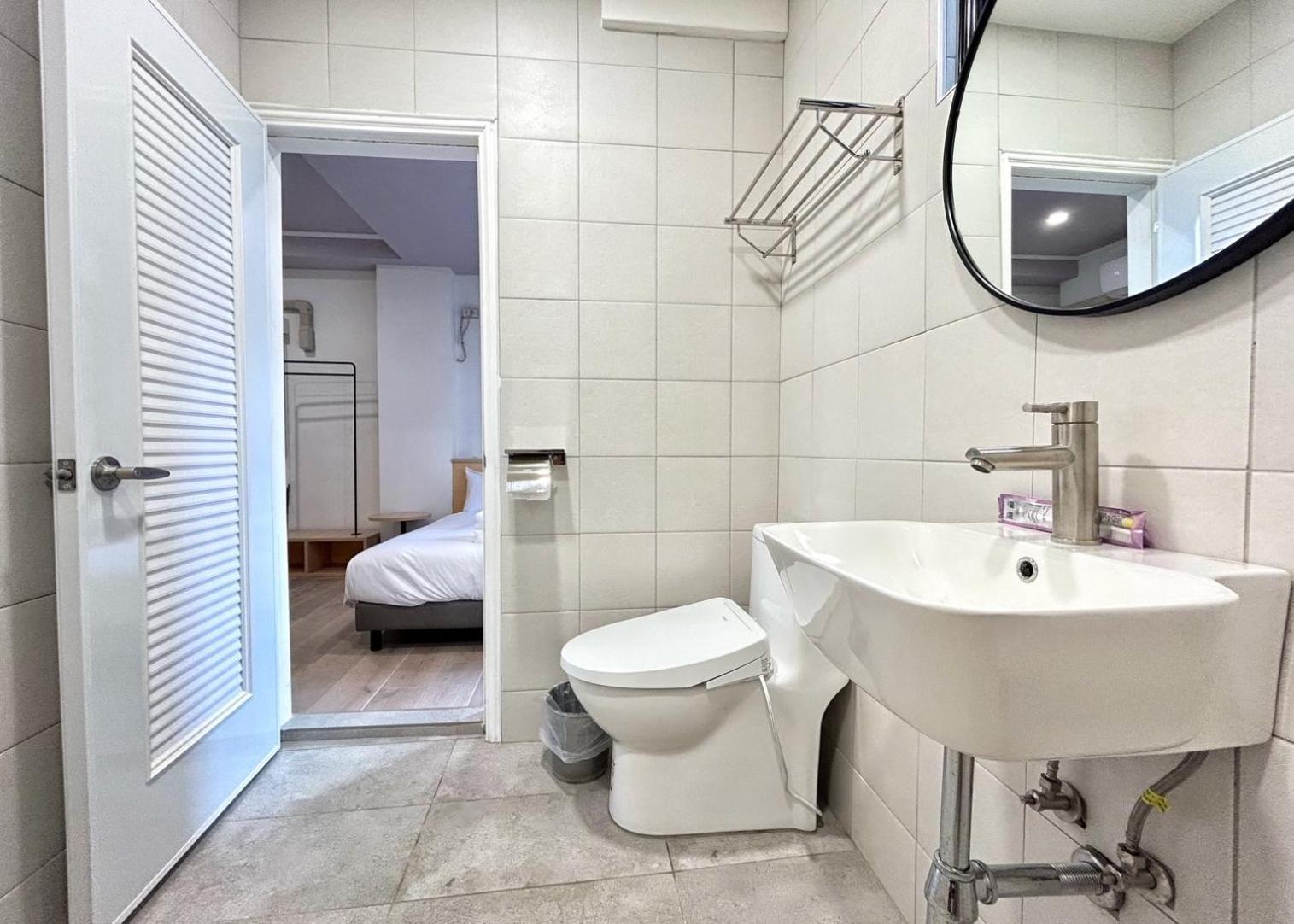 Yan Bin Hotel تاينان المظهر الخارجي الصورة